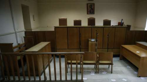 Στο εδώλιο τέσσερις ορθοπεδικοί για παράνομες προμήθειες ιατρικών υλικών