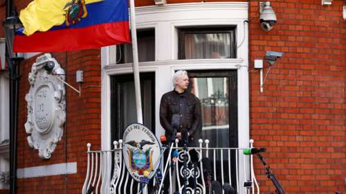 Άρση ασύλου για τον Ασάνζ από την πρεσβεία του Ισημερινού;