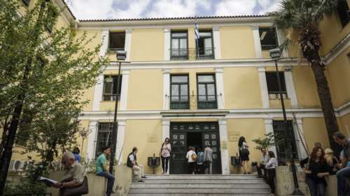 Αρχίζει η έρευνα της Δικαιοσύνης για τη φονική πυρκαγιά