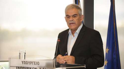 Επιμένει ο Τόσκας: Δεν υπήρξαν λάθη στρατηγικής στο Μάτι