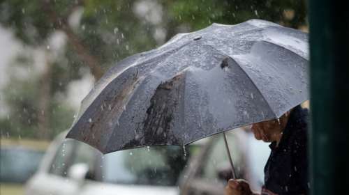 Άστατος καιρός και σήμερα Κυριακή με βροχές και καταιγίδες