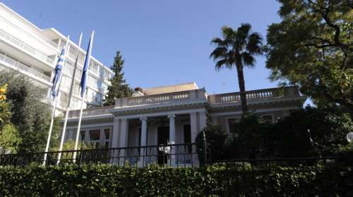 Μαξίμου: Κόμμα των &quot;αναψυκτηρίων&quot; και των καταπατητών η ΝΔ