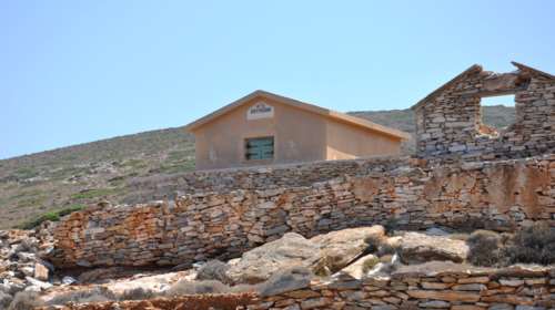 Μακρόνησος: Η αυτοψία του υπουργείου Πολιτισμού στα αυθαίρετα [φωτό]