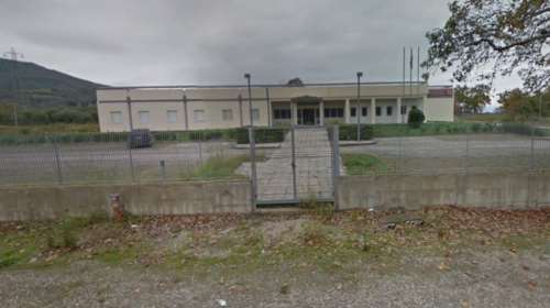 Πέθανε αβοήθητος στα Καμένα Βούρλα, κλειστό το Κέντρο Υγείας