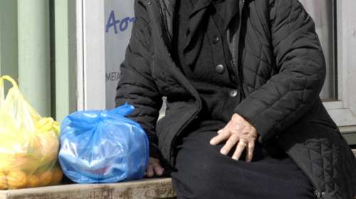 Ο ΕΦΚΑ έκοψε την αναπηρική σύνταξη σε μια 90χρονη