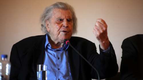 Βγήκε από το νοσοκομείο ο Μίκης Θεοδωράκης