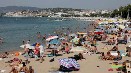 Θάνατος-σοκ:Πνίγηκε μέσα στην τρύπα που είχε σκάψει στην άμμο!