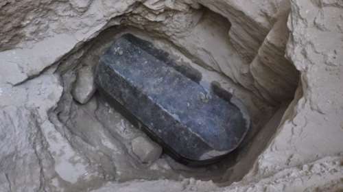 Ανακαλύφθηκε μεγάλη γρανιτένια σαρκοφάγος στην Αλεξάνδρεια