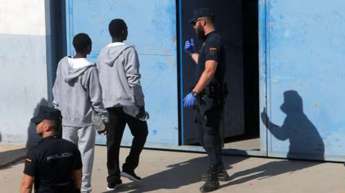 Επίθεση με μαχαίρι σε αστυνομικούς στην Ισπανία