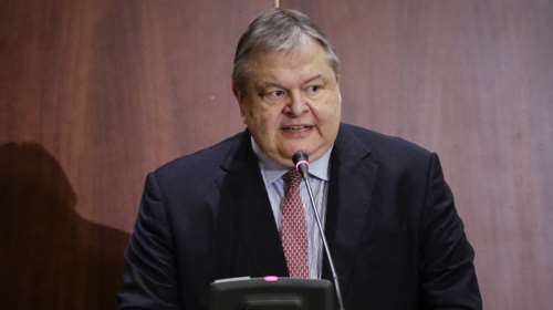 Βενιζέλος: Προσβλητικά τα περί εξόδου από τα μνημόνια