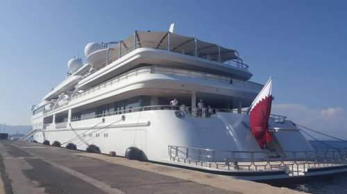 Στην ψαραγορά της Κέρκυρας ο πρώην εμίρης του Κατάρ - Εικόνες