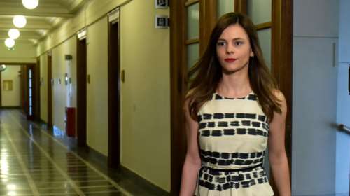 Αχτσιόγλου: «Δεν είναι δημοσιονομικά αναγκαία» η νέα μείωση των συντάξεων