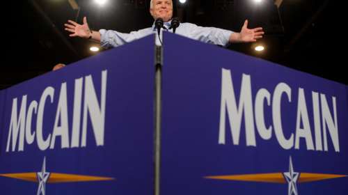 Θλίψη στις ΗΠΑ για τον θάνατο του Τζον ΜακΚέιν