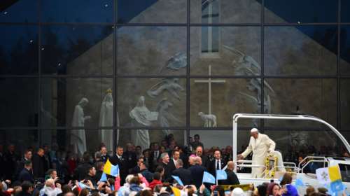 Ο πάπας ζητά συγχώρεση για τα αμαρτήματα, και την προδοσία της Εκκλησίας