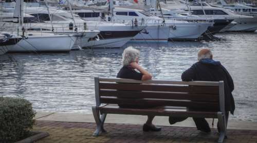 Στο τραπέζι η κατάργηση των αντιμέτρων αν δεν μειωθούν οι συντάξεις