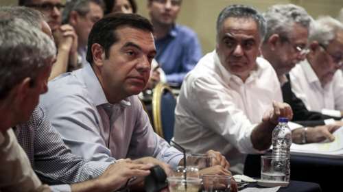 Η «μητέρα των μαχών» και το καμπανάκι Τσίπρα για τις εκλογές