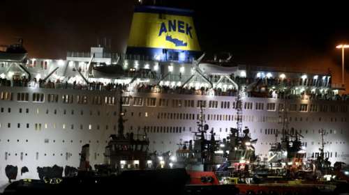Περιπέτεια εν πλω για 875 επιβάτες του Ελ.Βενιζέλος-Κατέπλευσε στον Πειραιά