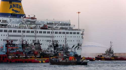 Φωτιά εν πλω στο Ελ. Βενιζέλος: Στον Πειραιά οι 875 επιβάτες