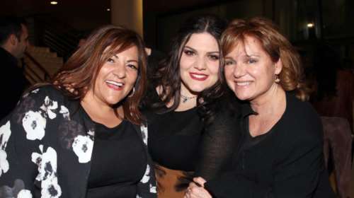 Σταυροπούλου, Καβογιάννη και οι κόρες τους ποζάρουν με μαγιό