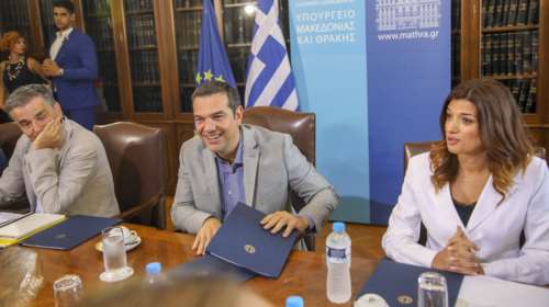 Τσίπρας: «Μετά από 8 χρόνια πρωθυπουργός παρουσιάζει δικό του σχέδιο»