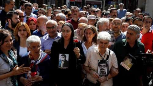 Η Αστυνομία εμπόδισε τη συγκέντρωση των «Μητέρων του Σαββάτου»