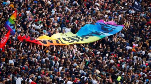 Πάνω από 50.000 άνθρωποι στη συναυλία εναντίον της ακροδεξιάς στο Κέμνιτς