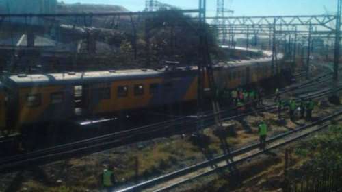 Τουλάχιστον 100 τραυματίες από τη σύγκρουση δύο τρένων στη Ν. Αφρική (vid)