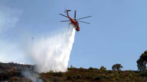 Υπό μερικό έλεγχο τέθηκε η πυρκαγιά στο Νέο Ικόνιο