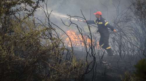 Συνελήφθη 32χρονος για εμπρησμούς σε Φιλοπάππου και Άρειο Πάγο
