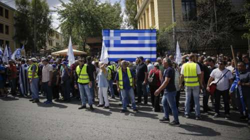 Διαδήλωση οπαδών του Σώρρα έξω από τις φυλακές Κορυδαλλού