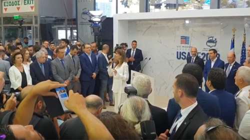 ΔΕΘ: Η Α.Ζαννή του Fame Story τραγουδά τους εθνικούς ύμνους ΗΠΑ κι Ελλάδας