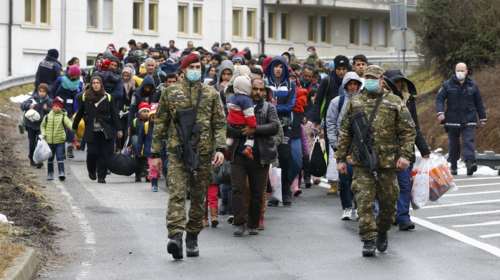 Die Welt: H ΕΕ επιθυμεί να αυξήσει σημαντικά τον αριθμό των απελάσεων