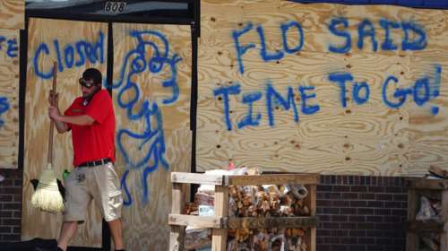 Υποβαθμισμένη η Φλόρενς θα χτυπήσει την ανατολική ακτή [Eικόνες]