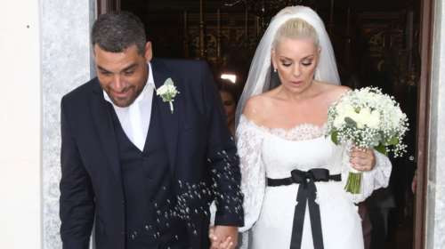 Νιφλής - Μουτάφη: Το άλμπουμ του γάμου τους στην πανέμορφη Σαντορίνη