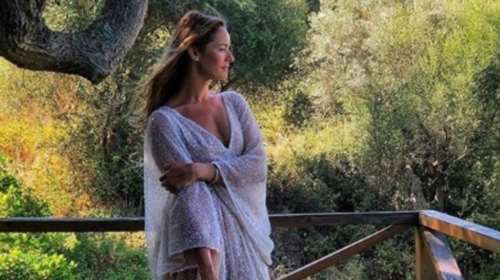 Το λιτό bridal look της καλλονής συζύγου του Χάρη Χριστόπουλου [Εικόνες]