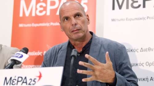 Υπέρ της Συμφωνίας των Πρεσπών και ο Βαρουφάκης