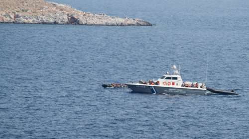 Στην Πύλο μεταφέρθηκαν οι 65 πρόσφυγες που εντοπίστηκαν σε λέμβο