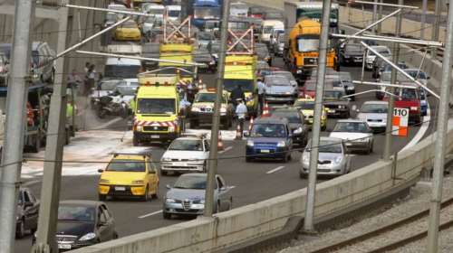 Καραμπόλα στην Αττική Οδό-Σοβαρά κυκλοφοριακά προβλήματα