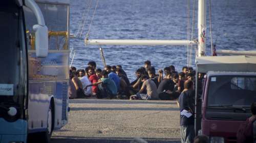 Αυστρία &amp; Ιταλία προτείνουν την κράτηση των μεταναστών σε πλοία