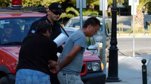 Δεκατρείς εμπρηστές συλλαμβάνονται κατά μέσο όρο κάθε μήνα