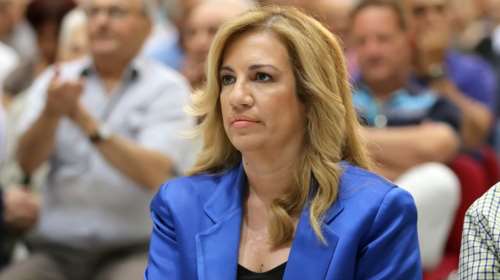 Γεννηματά για Τσίπρα: Αριστερός στα πίτουρα, δεξιός στο αλεύρι