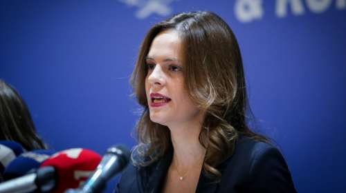 Αχτσιόγλου: Αύξηση κατώτατου μισθού από τον Ιανουάριο του 2019