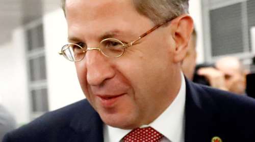 Η Μέρκελ καρατόμησε τον επικεφαλής των μυστικών υπηρεσιών