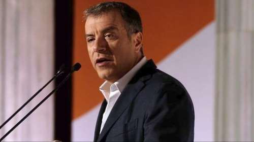 Θεοδωράκης: Το ουδετερόθρησκο σχολείο είναι εξέλιξη, όχι παραχώρηση