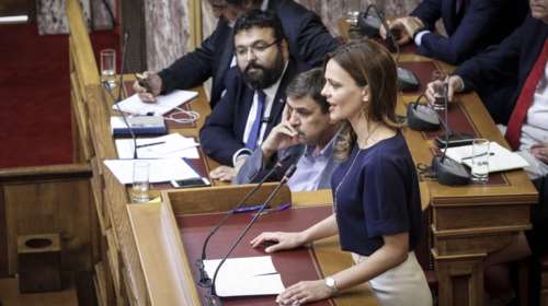 Υπερψηφίστηκε η τροπολογία για τον κατώτατο μισθό