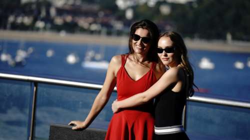 Λίλι Ρόουζ Ντεπ: Η καλλονή κόρη του Τζόνι Ντεπ και της Βανέσα Παραντί