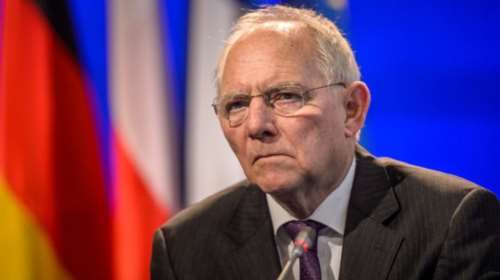 Σόιμπλε στην Die Welt: Μη ρεαλιστικές οι μαζικές απελάσεις μεταναστών