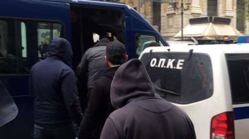 Προσήχθη αρχηγικό στέλεχος του Ρουβίκωνα στη ΓΑΔΑ