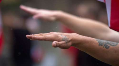 Αυστρία: Καταδίκη νεαρού για χιτλερικό χαιρετισμό στο Facebook