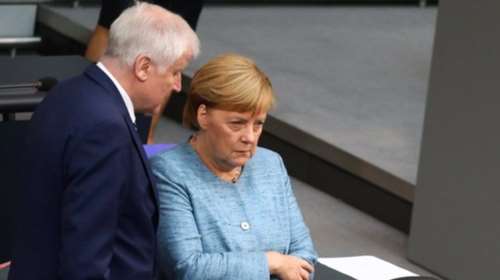 CDU/CSU: Έχασε τα ηνία της ΚΟ ο υποψήφιος των Μέρκελ-Ζεεχόφερ